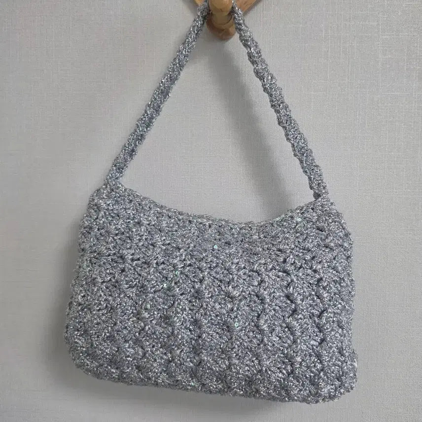 [BUNJANG] Handmade Knitted Bright Silver Shoulder Bag / 핸드메이드 뜨개 밝은 실버 숄더백