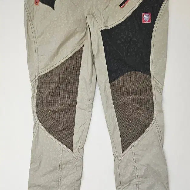 [BUNJANG] Black Yak Color-Block Trekking Pants Beige / 블랙야크 배색 베이지 등산 트래킹 팬츠(27)
