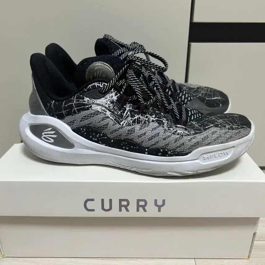 [BUNJANG] Under Armour Curry 11 Future Dragon Basketball Shoes / 언더아머 커리11 드래곤 퓨처 265