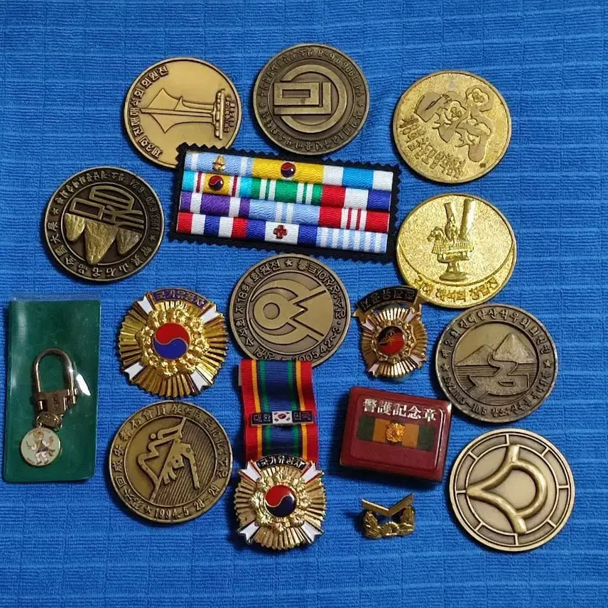 [BUNJANG] Medal, Badge, and Commemorative Coin Collection Set (16 Varieties) / 각종 메달 기장 여러가지 16가지 기념페 모음 일괄