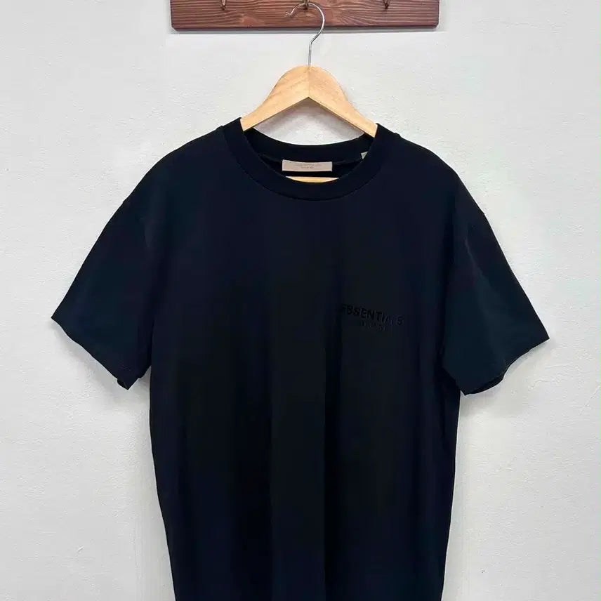 [BUNJANG] Fear of God Essentials Logo T-Shirt Black / [M] 피어오브갓 에센셜 블랙 반팔 티셔츠