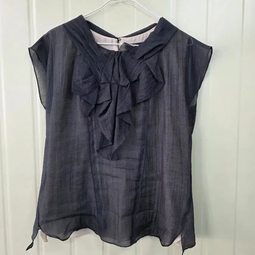 [BUNJANG] Yohanex Frill Blouse Black / 요하넥스  프릴 블라우스 블랙  98