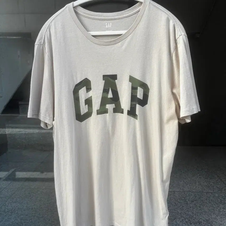 [BUNJANG] GAP Camo Logo Short Sleeve T-Shirt / GAP 카모 로고 반팔 티셔츠