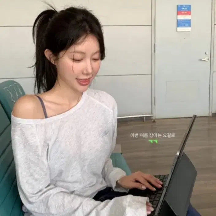 [BUNJANG] Lillycotts Montana Raglan T-shirt (Gray) / 릴리코츠 몬타나 티셔츠(그레이) Lillycotts Montana Raglan T-shirt
