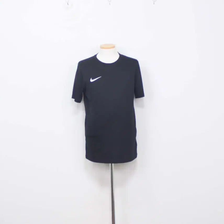 [BUNJANG] Nike Men's Lightweight Polyester Round Neck T-Shirt / [정품] 나이키(NIKE) 남성 블랙 경량 폴리 운동 반팔 라운드티 M(100)사이즈 정인샵