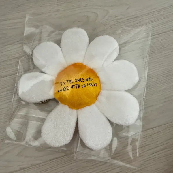[BUNJANG] Peaceminusone Daisy Keychain / 토이스토리 피스마이너스원 데이지 키링