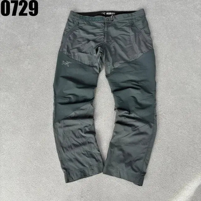 [BUNJANG] Arc'teryx Windbreaker Pants Navy M / 아크테릭스 바람막이 팬츠 남색M