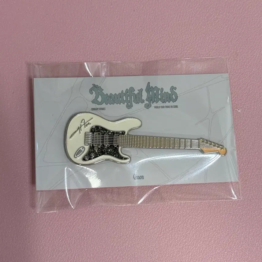 [BUNJANG] Xdinary Heroes Xdinary Artists Instrument Badge Kaon / 엑스디너리히어로즈 엑디즈 악기 뱃지 가온 양도 판매