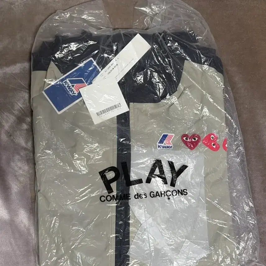 [BUNJANG] Comme des Garçons x K-Way Patch Windbreaker Jacket (L) / 꼼데가르송 * 까웨 K-Way 와펜 바람막이 자켓 L