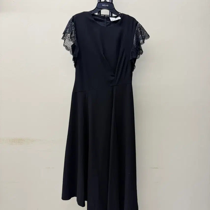 [BUNJANG] MOJO.S.PINE Black Asymmetrical Hem Lace Sleeve Midi Dress / 모조에스핀 밑단 언발란스 레이스소매 원피스
