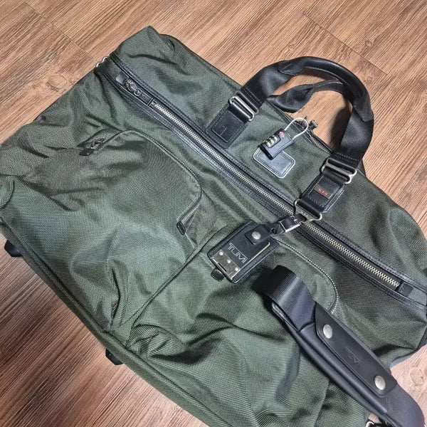 [BUNJANG] Tumi Alpha Bravo Large Boston Bag / (정품) TUMI 투미 알파브라보 대형 보스턴백