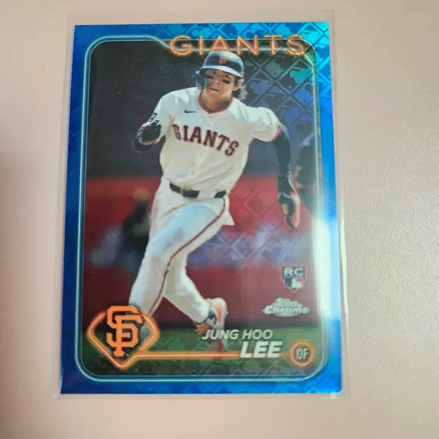 [BUNJANG] Lee Jung-hoo 2024 Topps Chrome Blue Refractor Rookie Card (Limited Edition of 150) / 이정후 150장 한정 2024 탑스크롬 블루 로고프렉터 루키 카드
