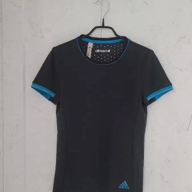 [BUNJANG] Adidas Climachill Short Sleeve T-Shirt Women's Size 90 / 아디다스 클라이마칠 반팔 티셔츠 여성용 90