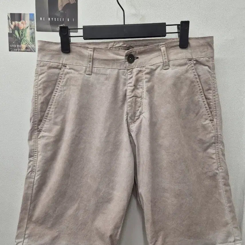 [BUNJANG] Fiver Pop Elegance Beige Cotton Shorts / 시리즈 Fiver 팝 엘레강스 브랜드의 베이지색 면 반바지입니다