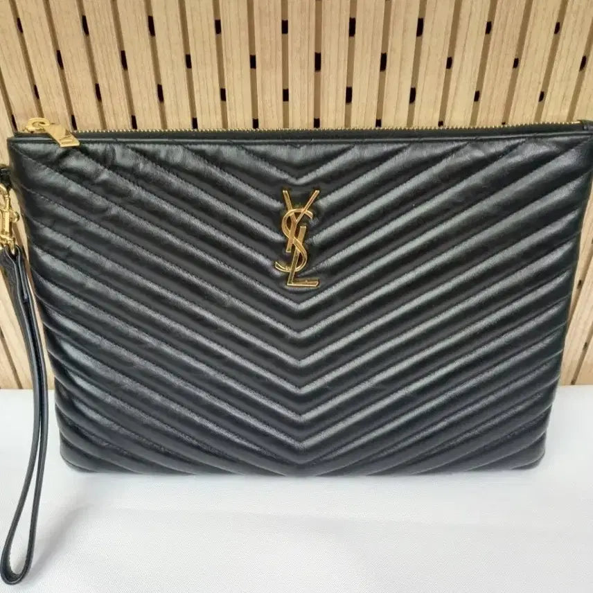 [BUNJANG] Saint Laurent Matelassé Clutch Gold Hardware / 생로랑 마틀라세 클러치 금장