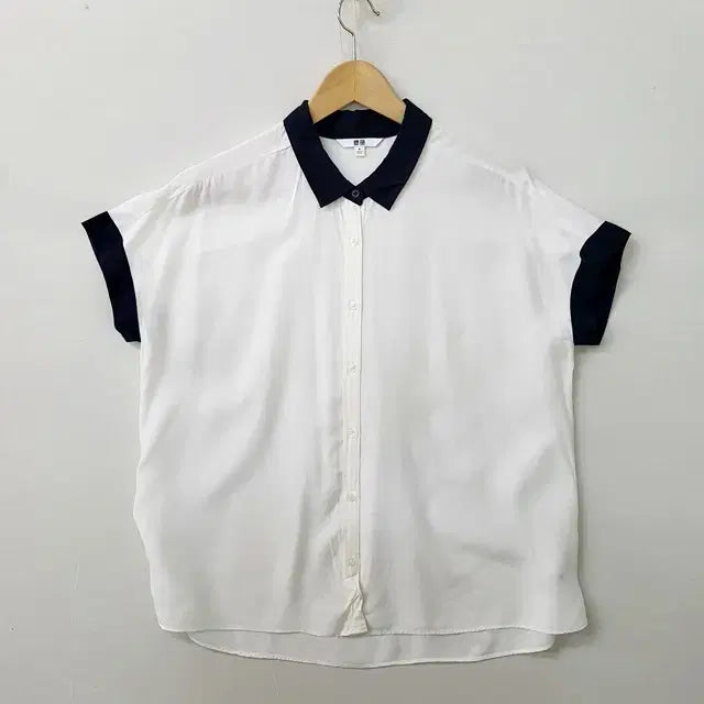 [BUNJANG] Uniqlo Raglan Shirt Ivory / 유니클로 나그랑 셔츠 아이보리