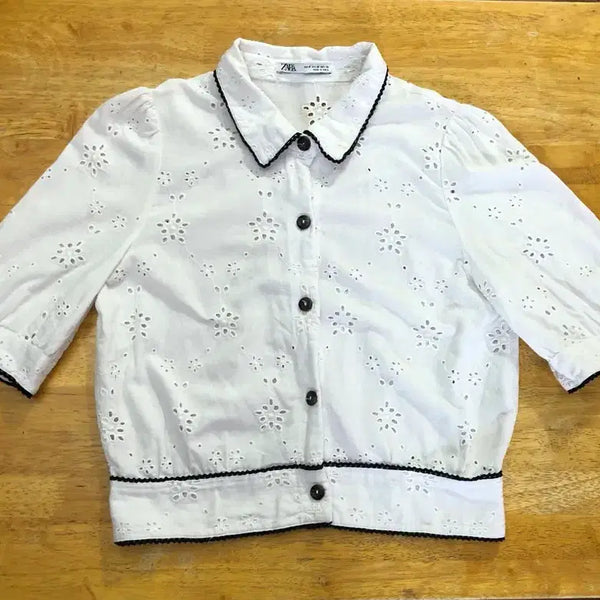 [BUNJANG] Zara White Black Color Block Punching Blouse / ZARA 자라 블라우스 화이트 블랙 배색 펀칭