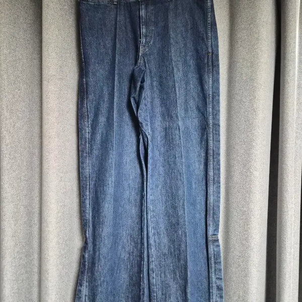 [BUNJANG] Wooyoungmi Side Button Flare Bootcut Denim Pants / 우영미 사이드 버튼 플레어 부츠컷 진청 데님 팬츠 팝니다