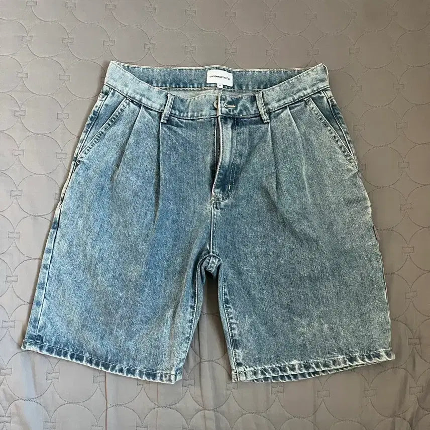 [BUNJANG] Espionage Double Pleats Denim Shorts Light Indigo / 에스파오나지 더블 플리츠 데님 쇼츠 라이트 인디고