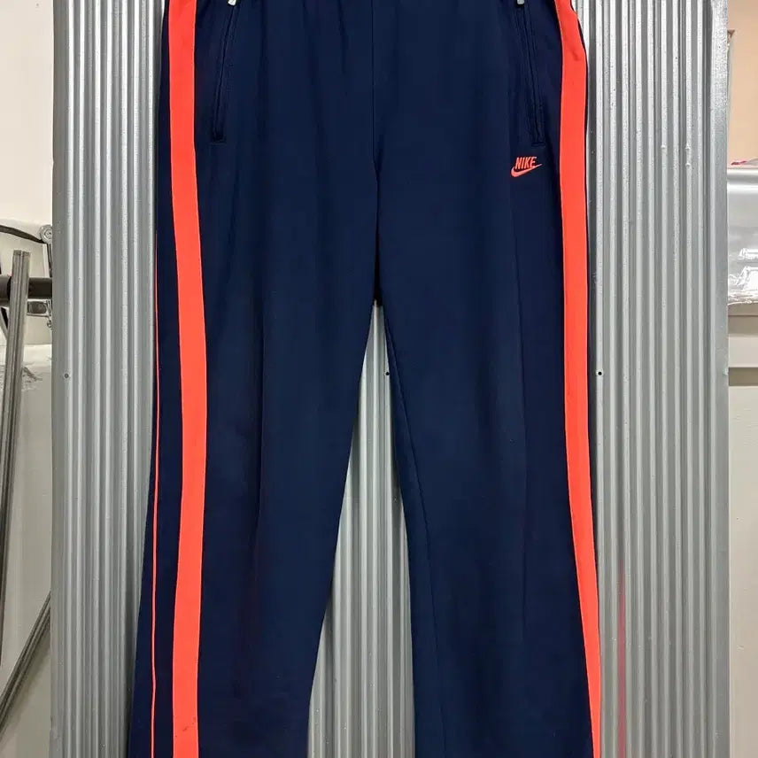 [BUNJANG] Nike Sportswear Sideline Track Pants Navy Orange XXL / [XXL] 나이키 NIKE 스포츠웨어 사이드라인 트랙 팬츠 네이비 오렌지 3.5