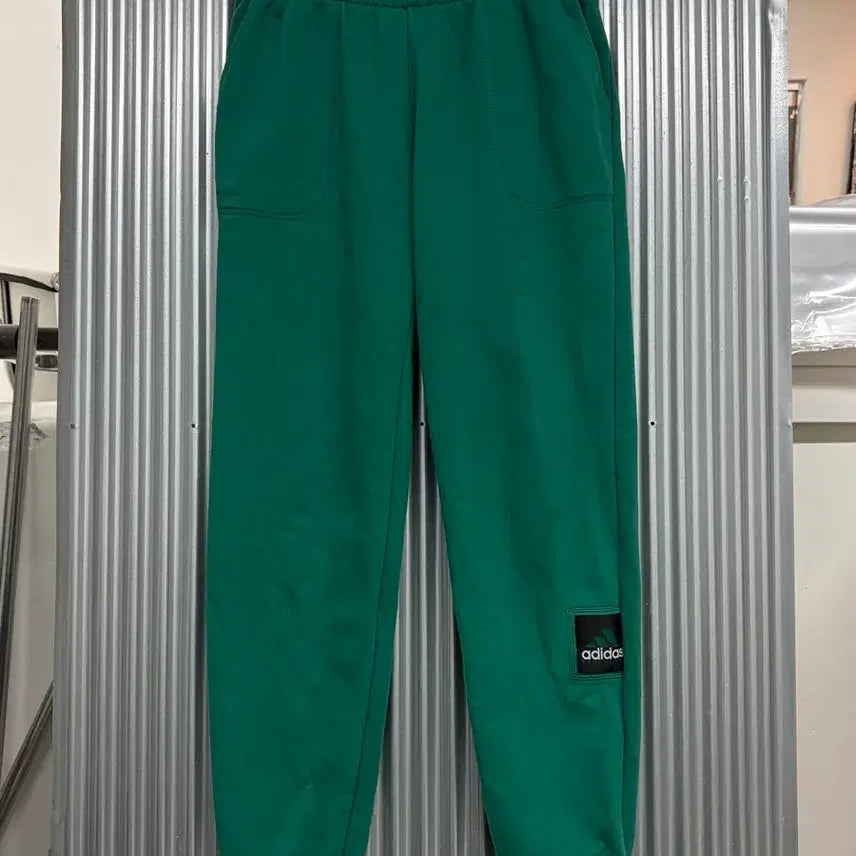[BUNJANG] Adidas EQT Jogger Sweatpants Green / [M] 아디다스 EQT adidas EQUIPMENT 조거 스웨트 팬츠 그린 3.9