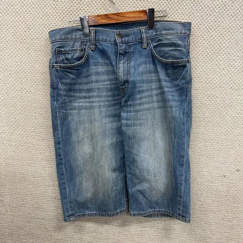 [BUNJANG] Uniqlo Denim Shorts Size L / 유니클로 데님 반바지 L H00356