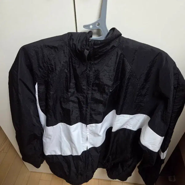 [BUNJANG] Nike Windbreaker Jacket Black White / 나이키 바람막이 자켓 블랙 화이트