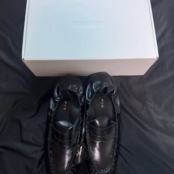 [BUNJANG] Kahara Nouveau 3-Hole Loafers Black 270 / 270 카하라 누보 3혼 블랙