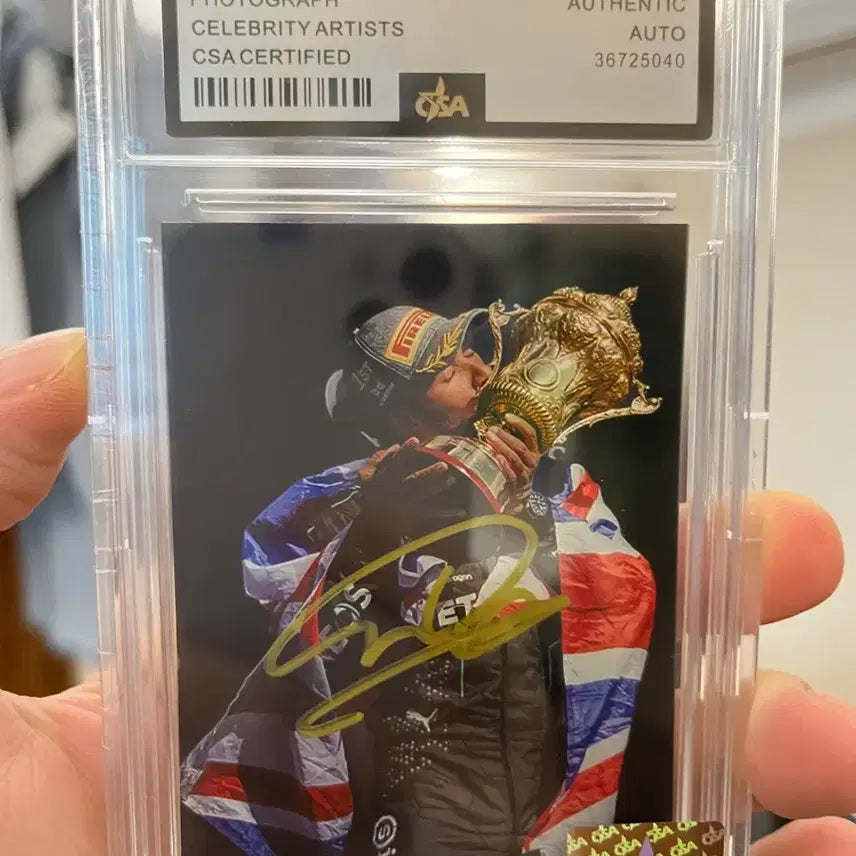 [BUNJANG] Lewis Hamilton Autographed Photocard / 루이스 해밀턴 친필싸인 포토카드