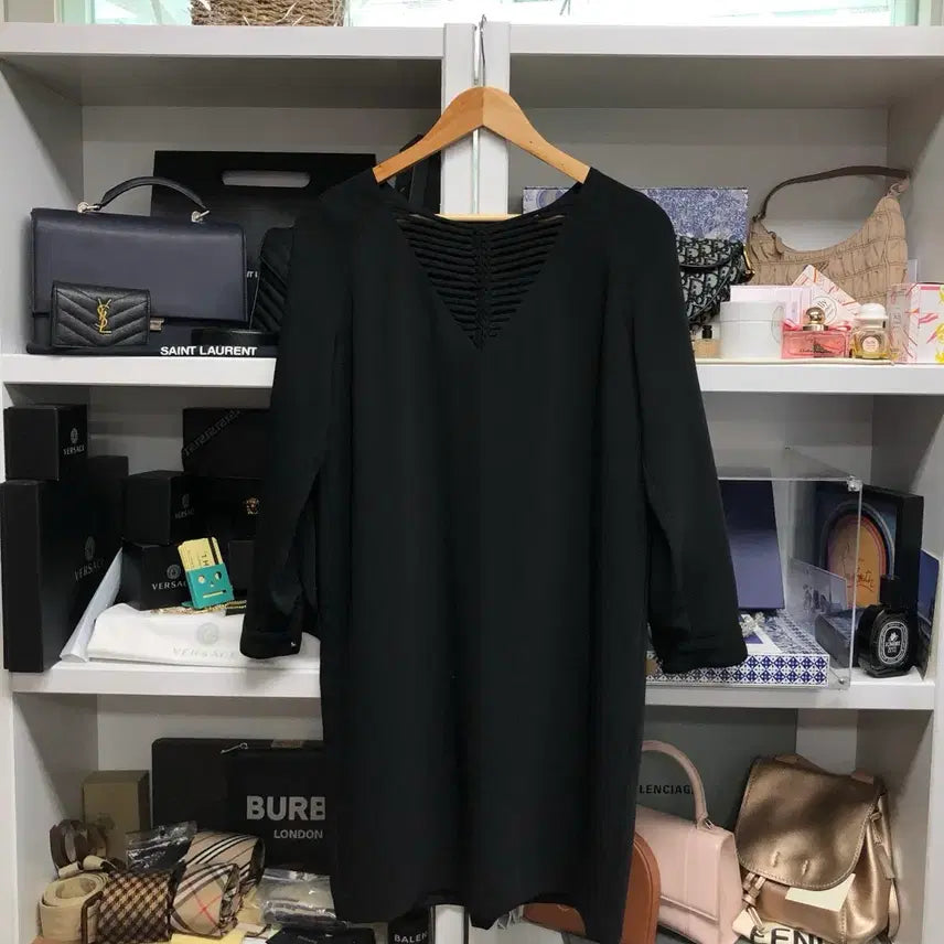 [BUNJANG] Berenice Eyelet Detail Black Dress / [Berenice] 베르니스 아일렛 원피스