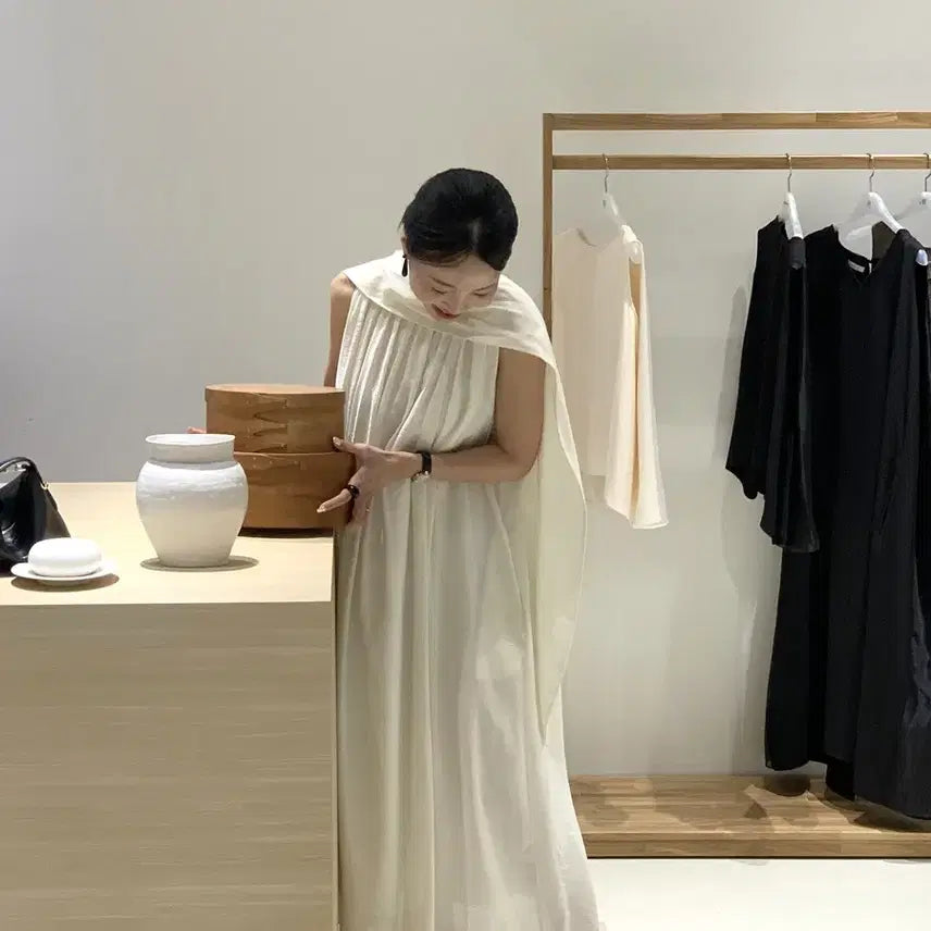 [BUNJANG] Around You Romantic Dress (Black) / 어라운드율 제작 로맨틱원피스 (블랙)