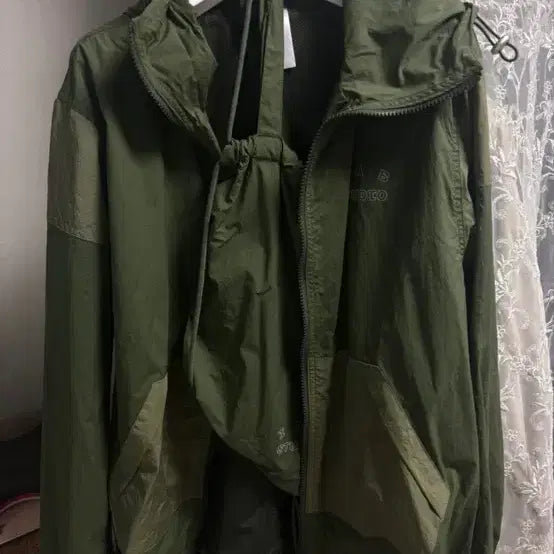 [BUNJANG] IAB Studio Windbreaker / 아이앱스튜디오 바람막이
