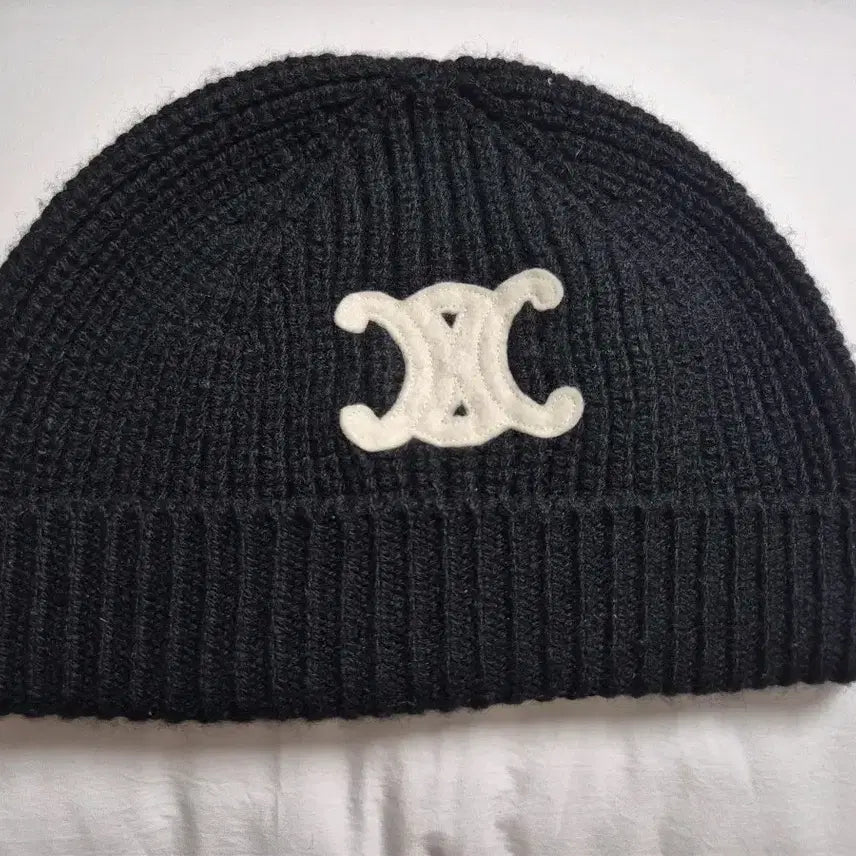 [BUNJANG] Celine Triomphe 100% Cashmere Knit Beanie Black / 셀린 트리옹프 캐시미어100 니트 비니 블랙 1회착옹