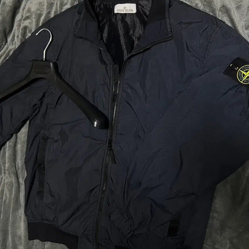 [BUNJANG] Stone Island 25SS Crinkle Reps Soft Shell Jacket Dark Navy XXL / [xxl] 25ss 스톤아일랜드 크링클랩스 바람막이 소프트쉘 다크네이비