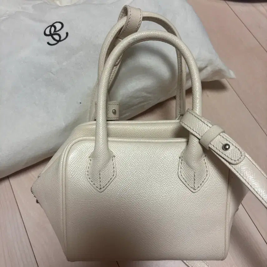 [BUNJANG] Sia Brooch Mini Bag / 시에 브롯 미니백