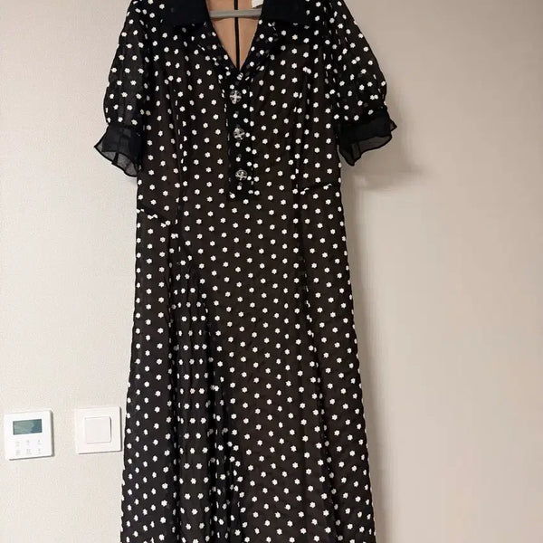 [BUNJANG] JJ JIGOTT Black Embroidered Dot A-Line Dress / JJ지고트 블랙 자수 도트 원피스
