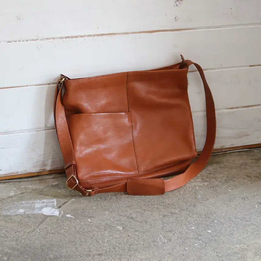 [BUNJANG] ITAGAKI Leather Shoulder Bag / ITAGAKI 레더 숄더백