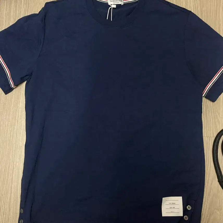 [BUNJANG] Thom Browne Navy Short Sleeve T-Shirt Vintage / 톰브라운 네이비 반팔 티셔츠 빈티지