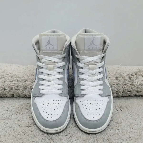[BUNJANG] Nike Air Jordan 1 Mid Wolf Grey (250) / 나이키 조던1 미드  울프그레이 250