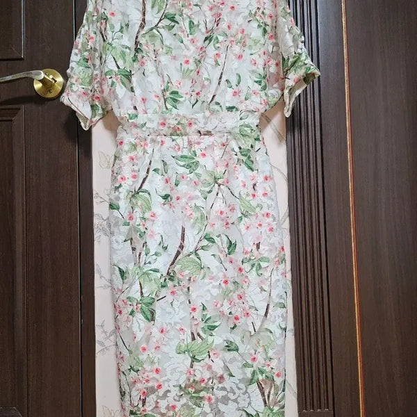 [BUNJANG] Flower Pattern Embroidered Midi Dress / 플라워패턴 자수 원피스