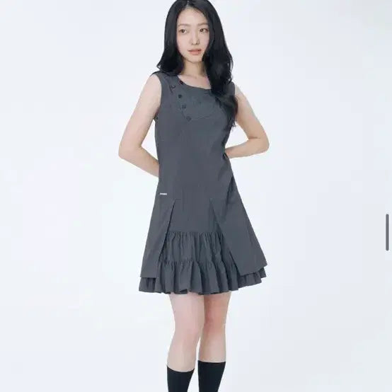 [BUNJANG] Misekiseoul x Hannah Ruffle Layered Midi Dress Charcoal / [Hannah X Misekiseoul] Hannah ruffle layered midi onepiece CHARCOAL