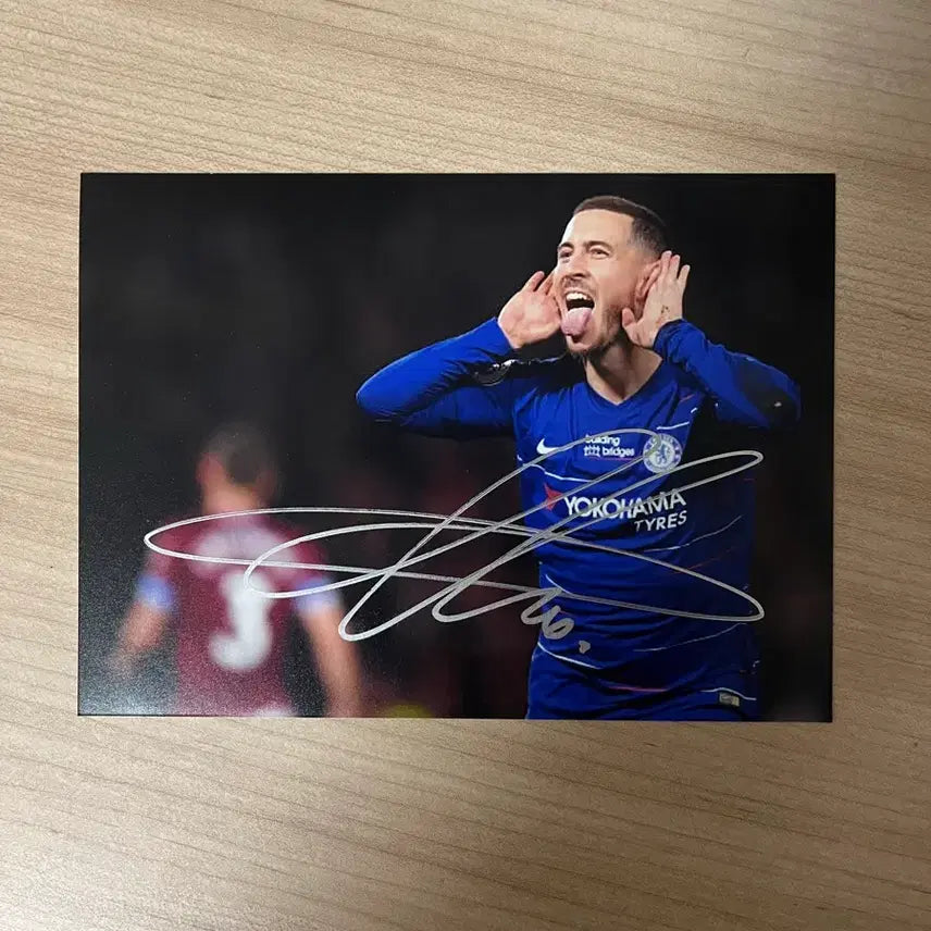 [BUNJANG] Eden Hazard Signed Chelsea Photo / 첼시 아자르 싸인 포토 (인증가능)