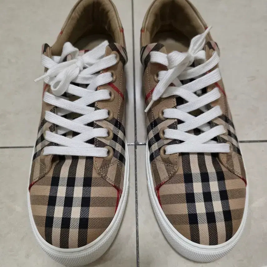 [BUNJANG] Burberry Vintage Check Sneakers (38) / 버버리 빈티지 체크 스니커즈 (38)