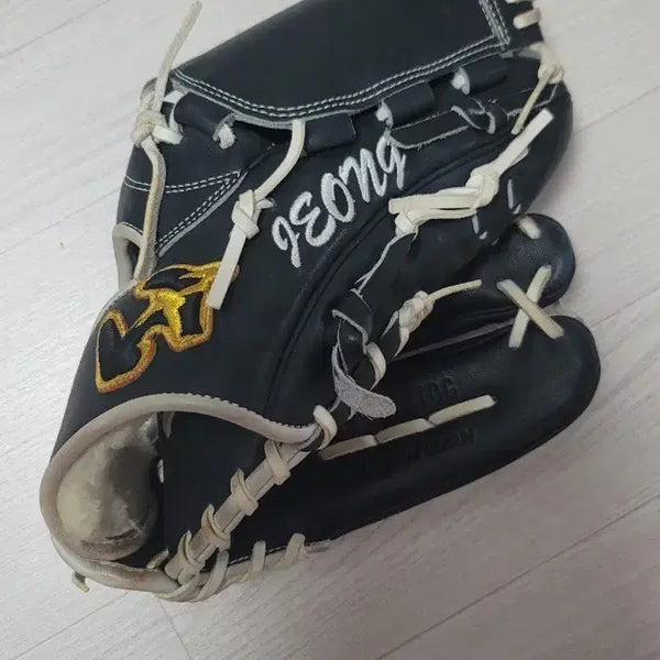 [BUNJANG] World Pegasus Lotte Jung Woo-jin Pitcher's Glove / 월드 페가수스 롯데 정우준 투수 글러브