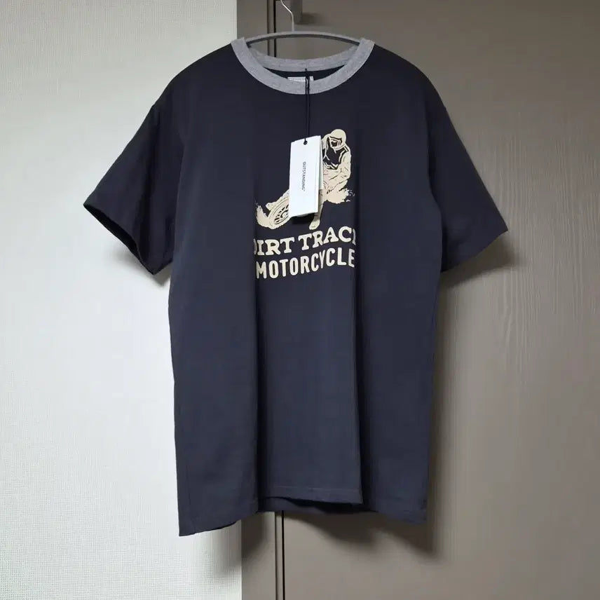 [BUNJANG] Outstanding MOT Series Graphic T-Shirt Charcoal / [M] 아웃스탠딩 MOT시리즈 그래픽 반팔티셔츠 차콜