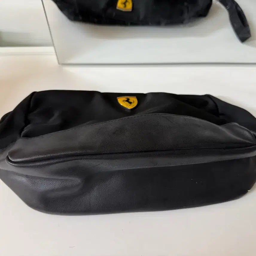 [BUNJANG] Ferrari Authentic Black/Red Pouch (Toiletry Bag) / 정품]페라리 파우치(Wash Bag)