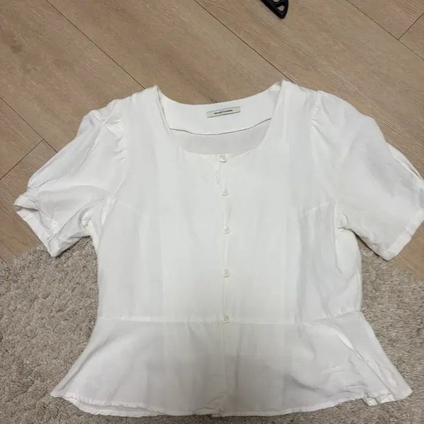 [BUNJANG] White Puff Sleeve Short-Sleeve Blouse / 반팔 블라우스