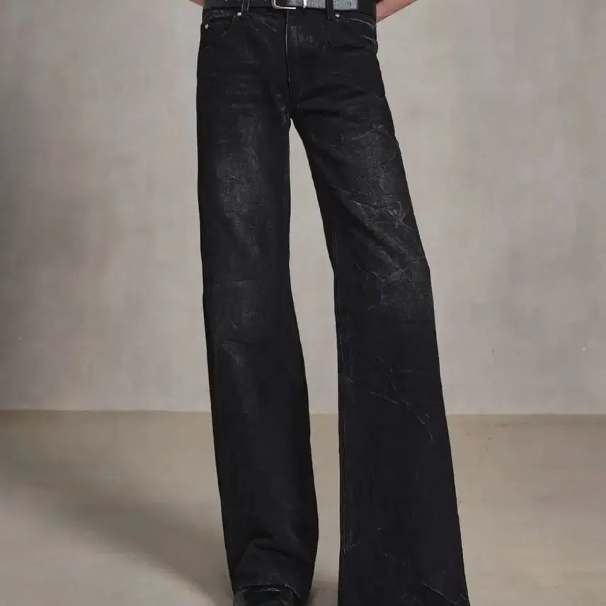 [BUNJANG] Elwood Low Flare Denim Jeans (Crack Black) / [48] 엘무드 로우 플레어 데님 크랙블랙