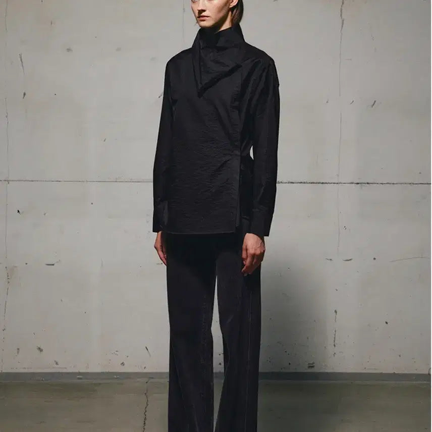 [BUNJANG] High Neck Wrap Shirt (Black) / 하이넥 랩 셔츠(블랙)