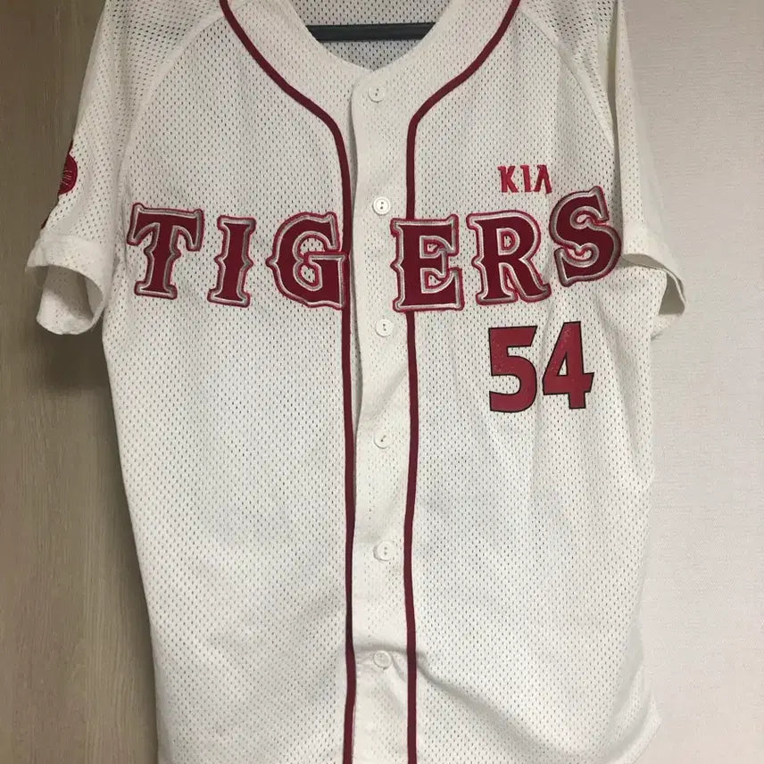[BUNJANG] KIA Tigers Yang Hyeon-jong #54 2009 Baseball Jersey / KIA 타이거즈 유니폼 54번 2009년 유니폼 양현종 팝니다